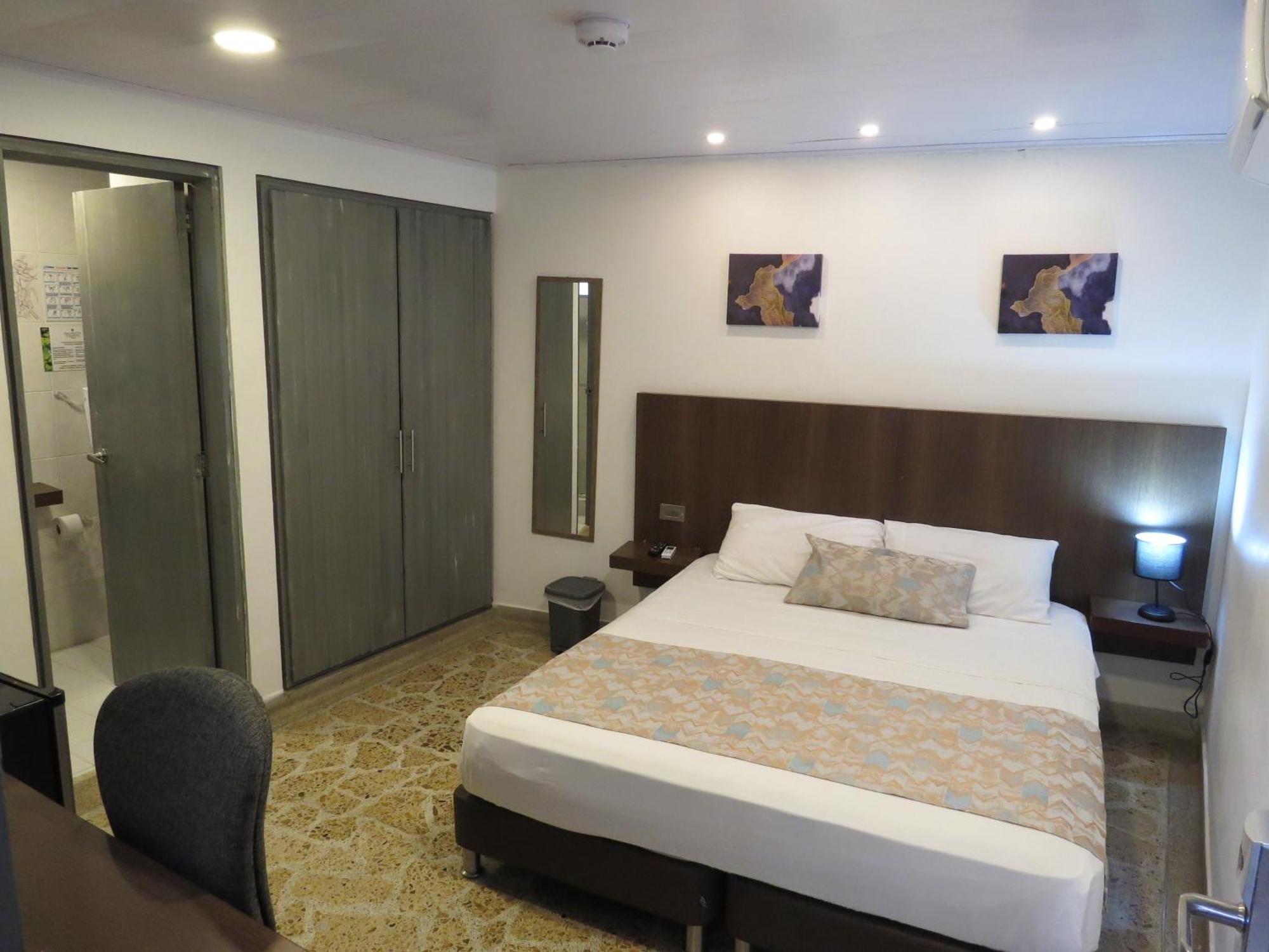 Hotel A & A Santa Alejandria Medellín Buitenkant foto