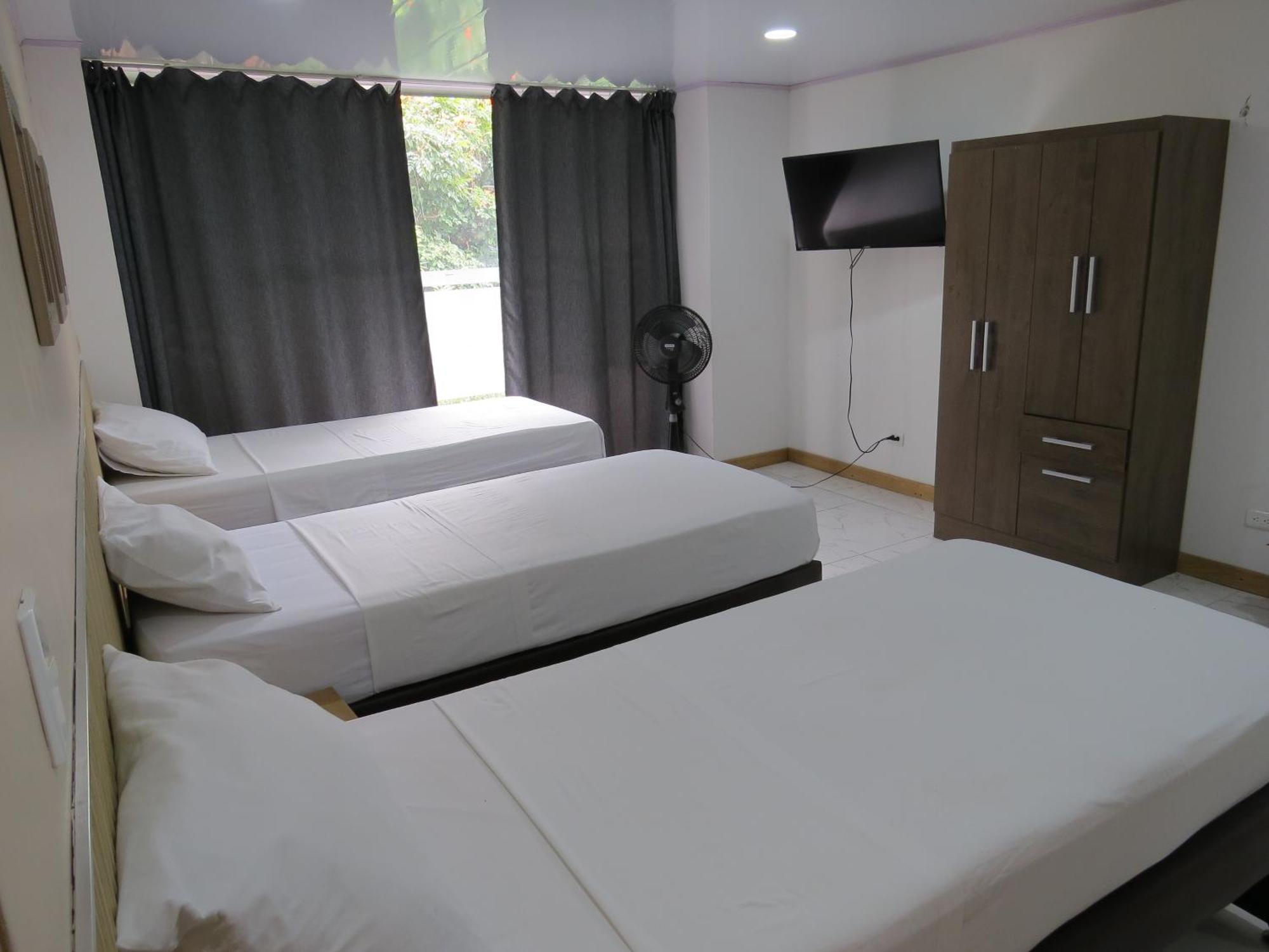 Hotel A & A Santa Alejandria Medellín Buitenkant foto