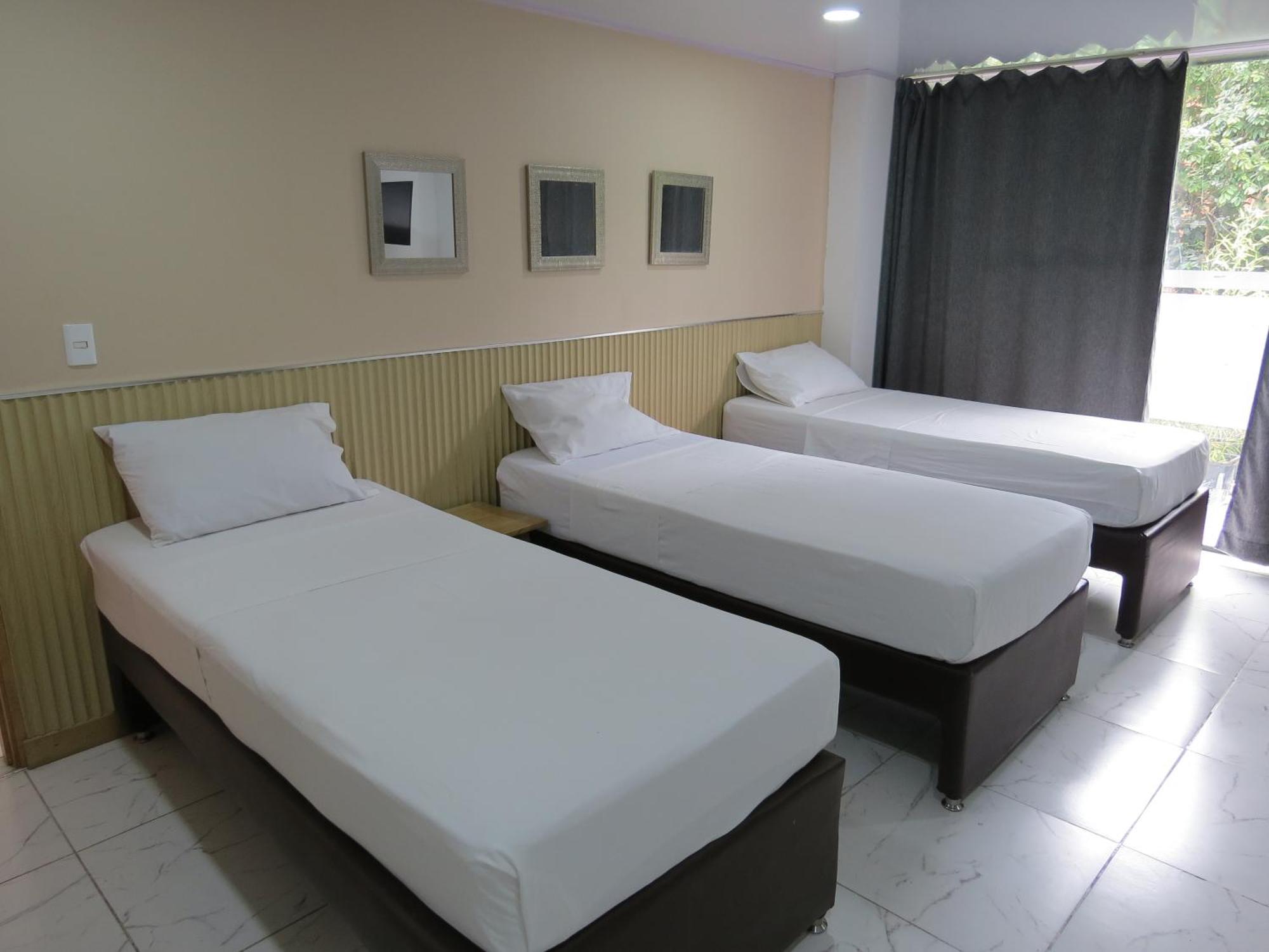 Hotel A & A Santa Alejandria Medellín Buitenkant foto